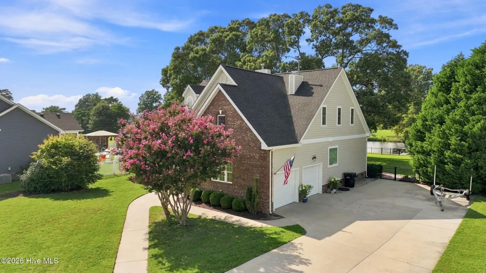 157 Pelican Pointe Drive Elizabeth City, NC 27909