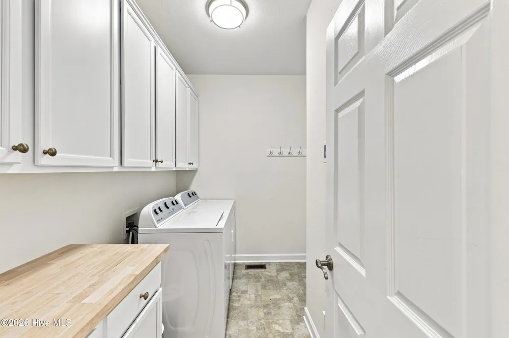 157 Pelican Pointe Drive Elizabeth City, NC 27909
