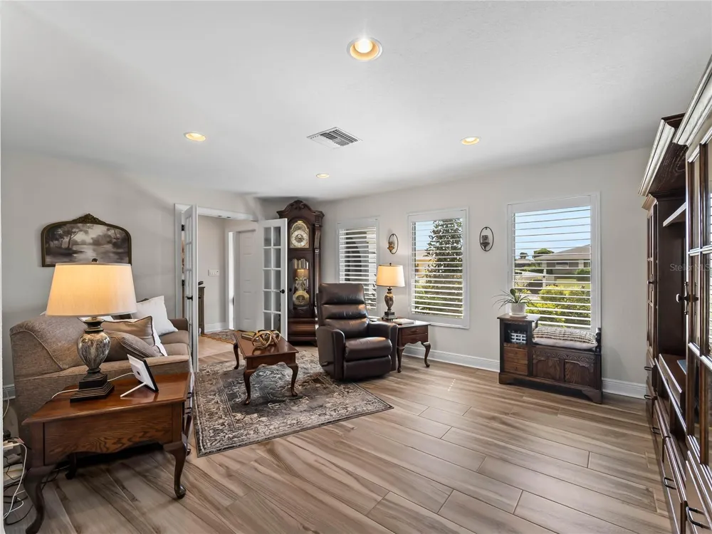 972 E GONDOLA DRIVE Venice, FL 34293