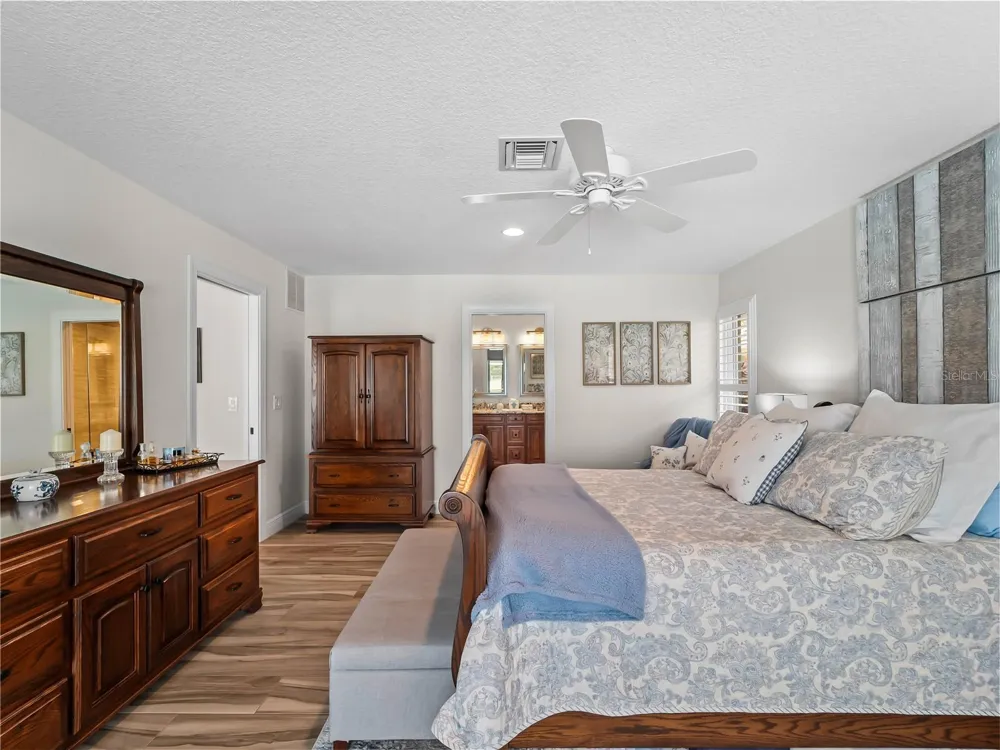 972 E GONDOLA DRIVE Venice, FL 34293