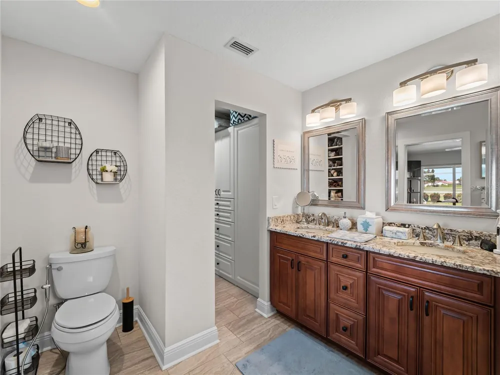 972 E GONDOLA DRIVE Venice, FL 34293