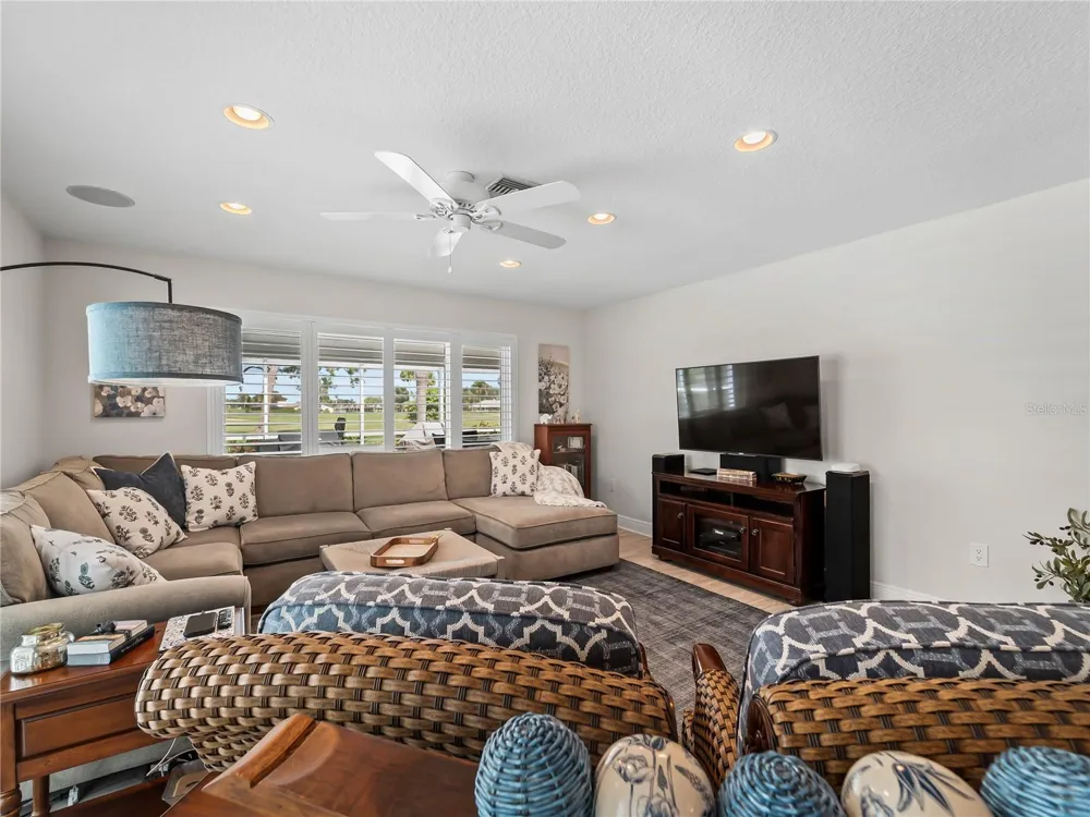 972 E GONDOLA DRIVE Venice, FL 34293