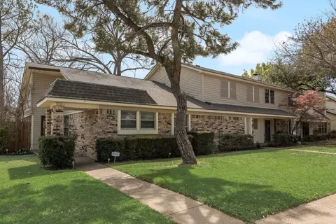 4816 Redwood Drive