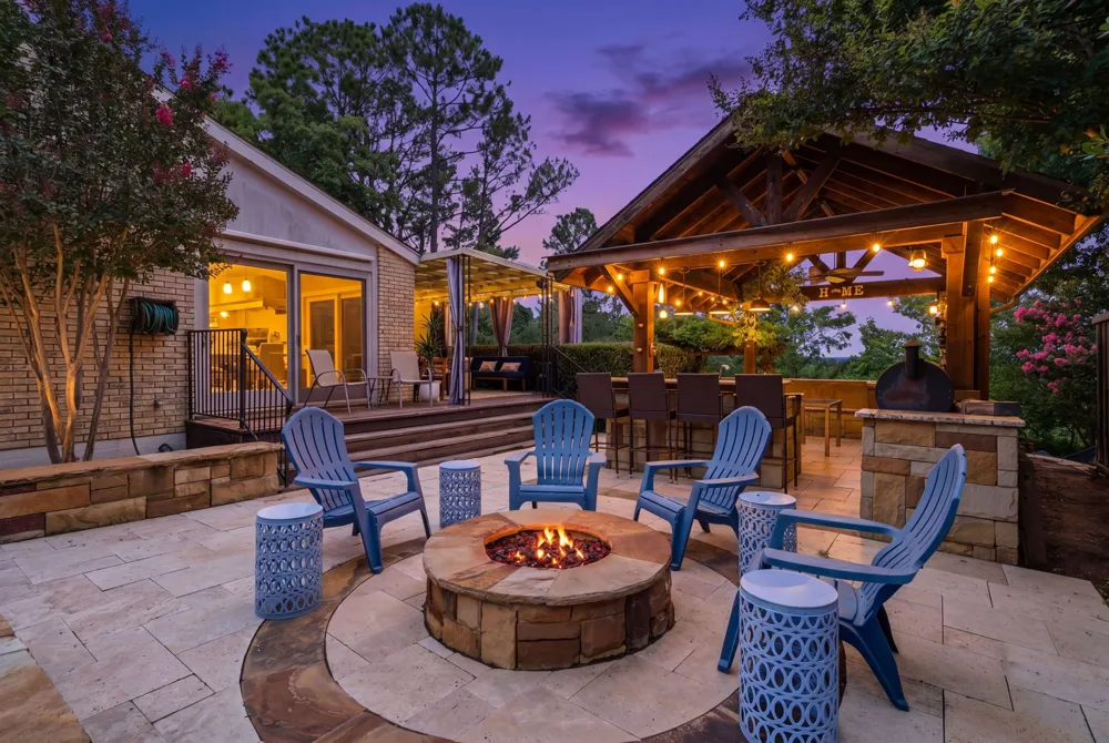 905 Crowley Road Arlington, TX 76012