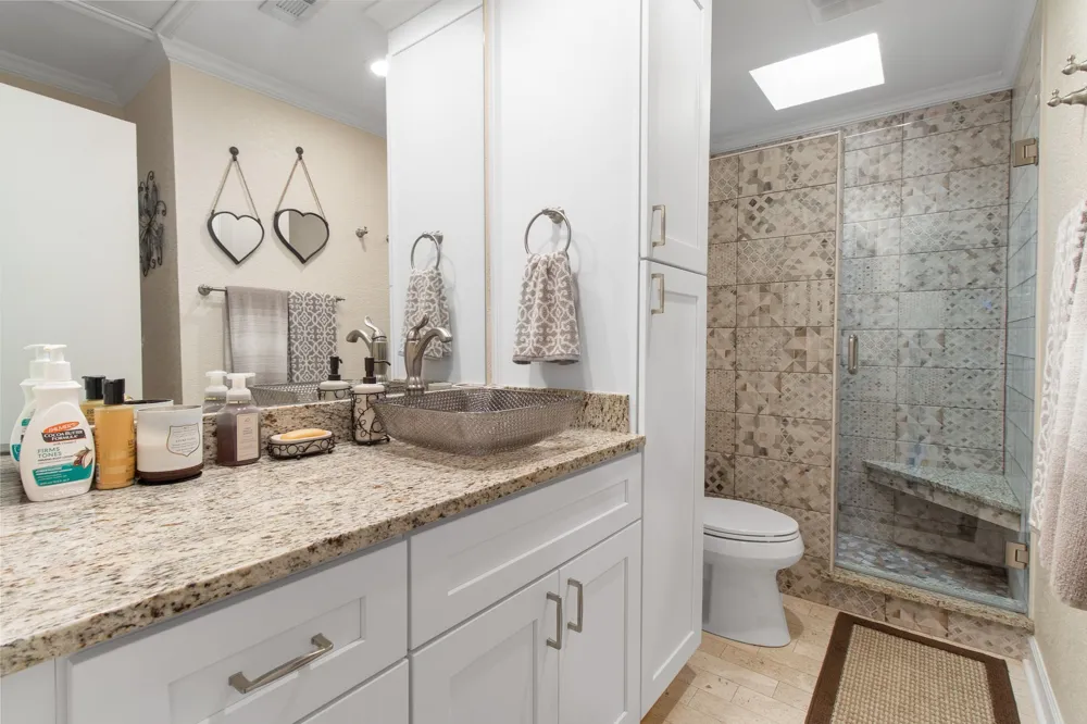 905 Crowley Road Arlington, TX 76012