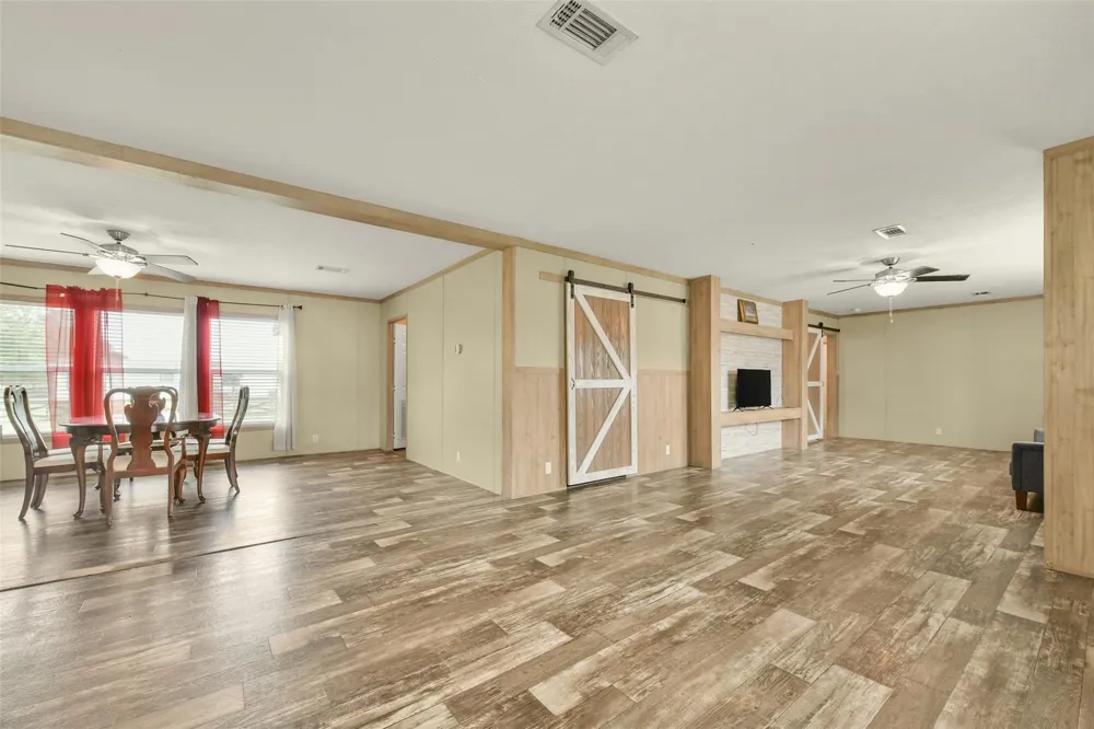 1566 Cr 610 #F Dayton, TX 77535