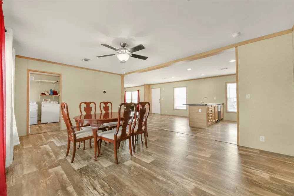 1566 Cr 610 #F Dayton, TX 77535
