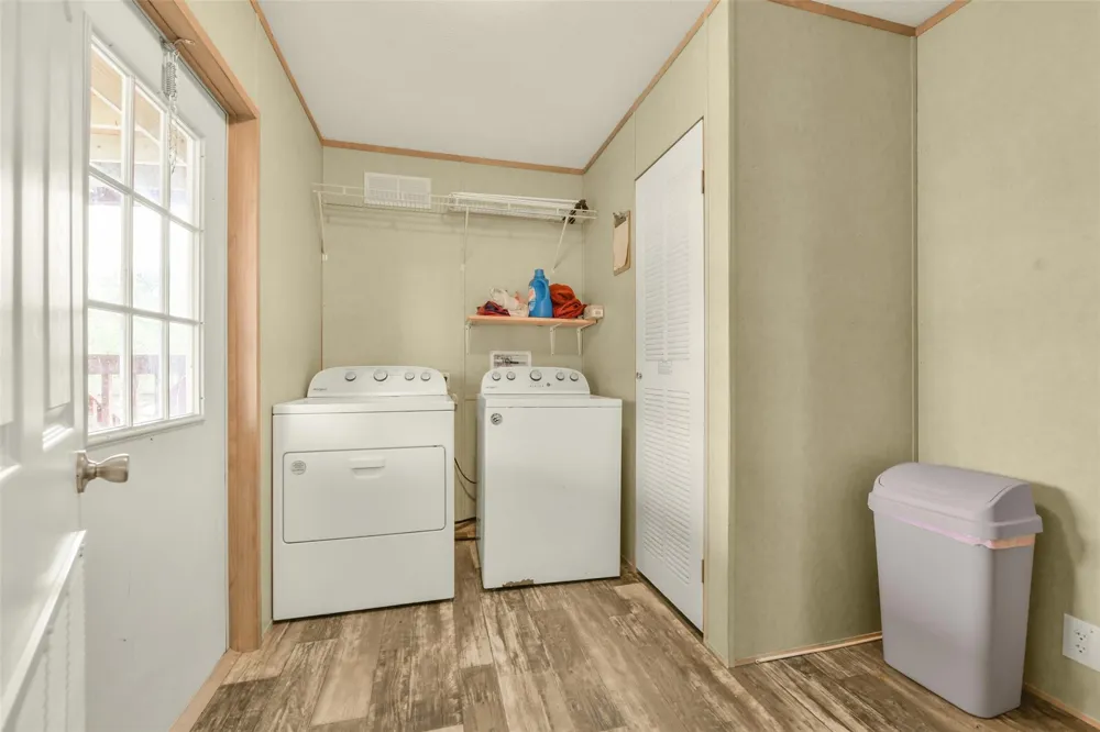 1566 Cr 610 #F Dayton, TX 77535