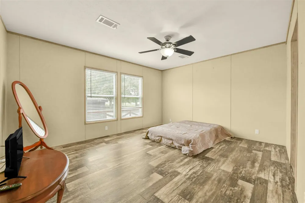 1566 Cr 610 #F Dayton, TX 77535