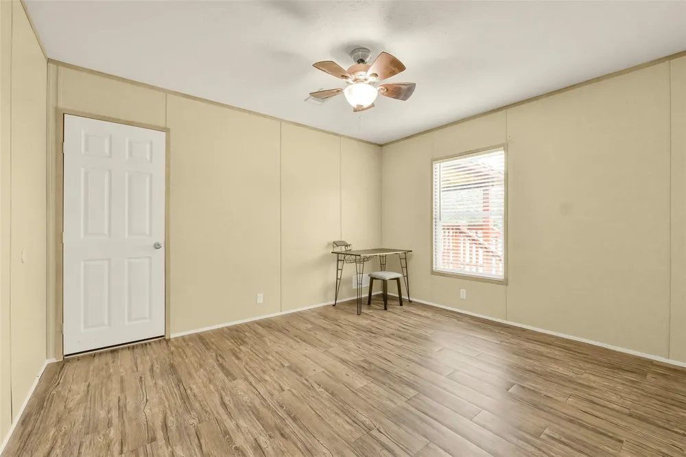 1566 Cr 610 #F Dayton, TX 77535