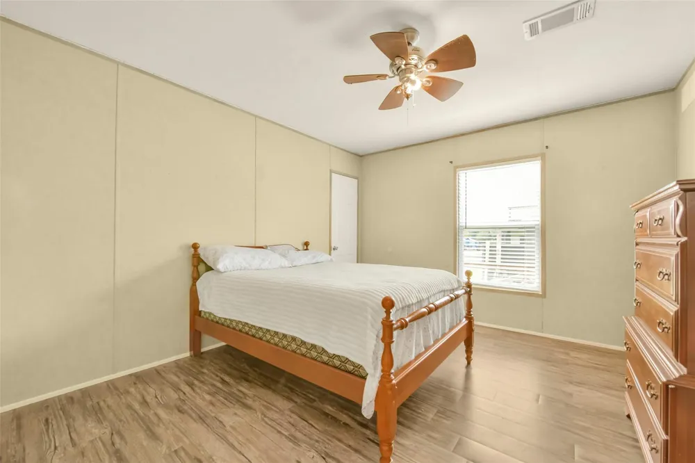 1566 Cr 610 #F Dayton, TX 77535