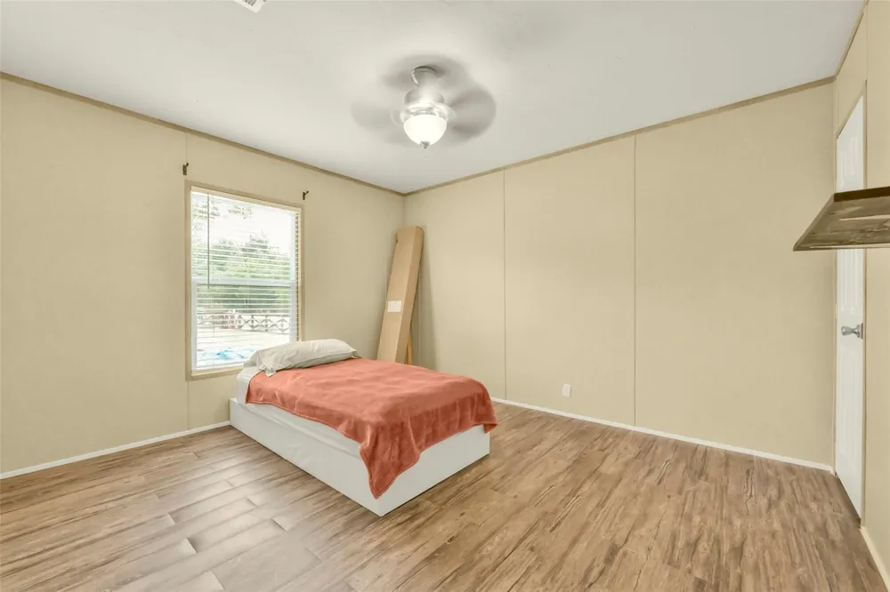 1566 Cr 610 #F Dayton, TX 77535