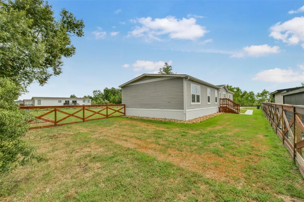 1566 Cr 610 #F Dayton, TX 77535