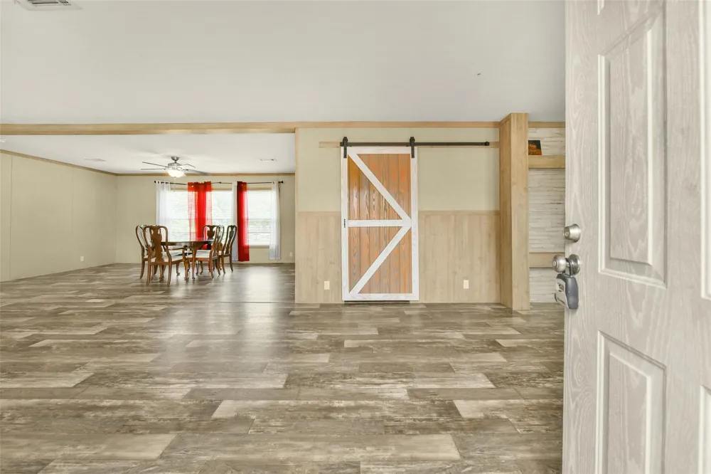 1566 Cr 610 #F Dayton, TX 77535