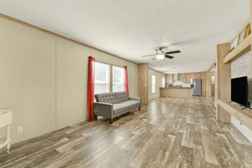 1566 Cr 610 #F Dayton, TX 77535