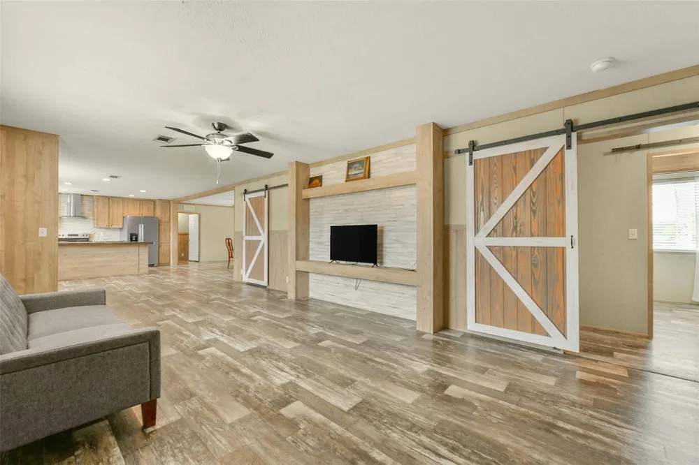 1566 Cr 610 #F Dayton, TX 77535