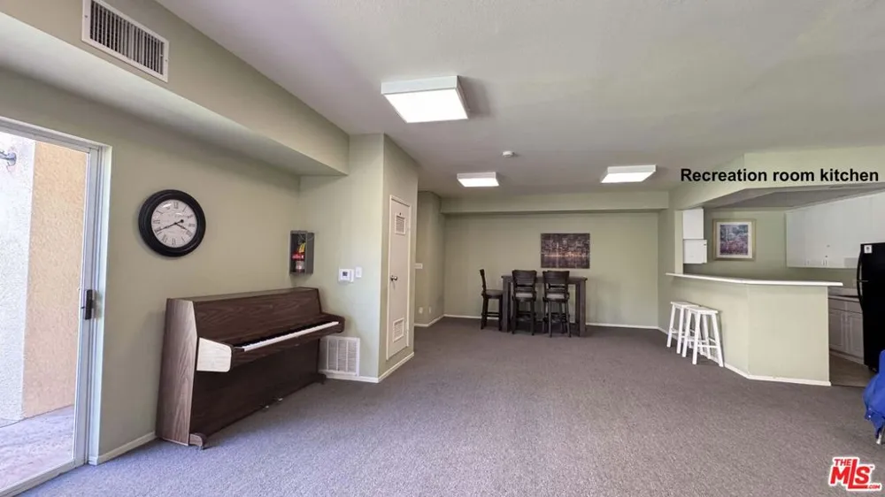 19350 Sherman Way #318 Los Angeles, CA 91335