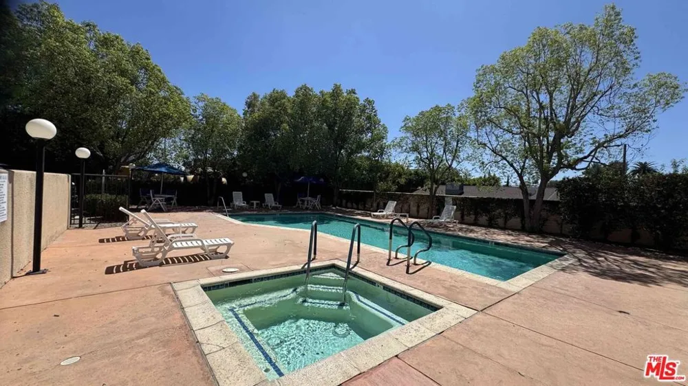 19350 Sherman Way #318 Los Angeles, CA 91335
