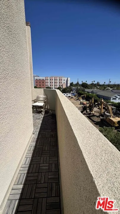 19350 Sherman Way #318 Los Angeles, CA 91335