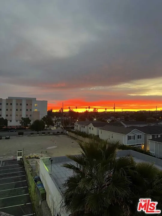 19350 Sherman Way #318 Los Angeles, CA 91335
