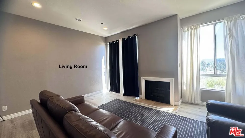 19350 Sherman Way #318 Los Angeles, CA 91335