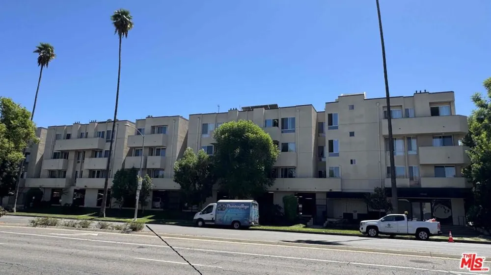 19350 Sherman Way #318 Los Angeles, CA 91335