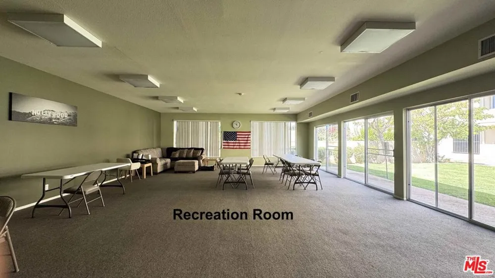 19350 Sherman Way #318 Los Angeles, CA 91335