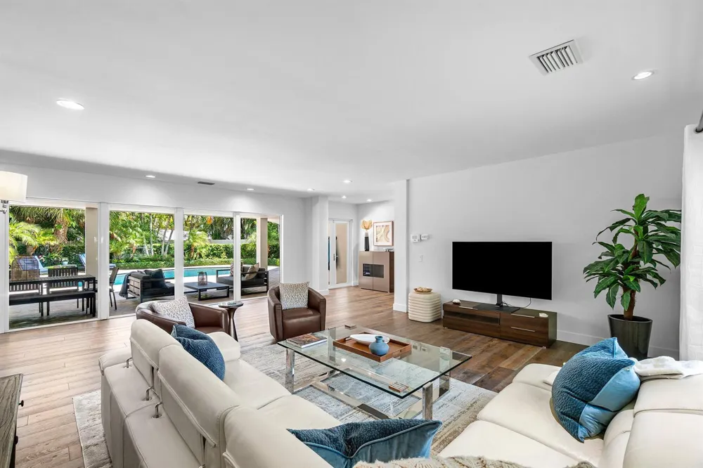 225 NW 11TH STREET Delray Beach, FL 33444