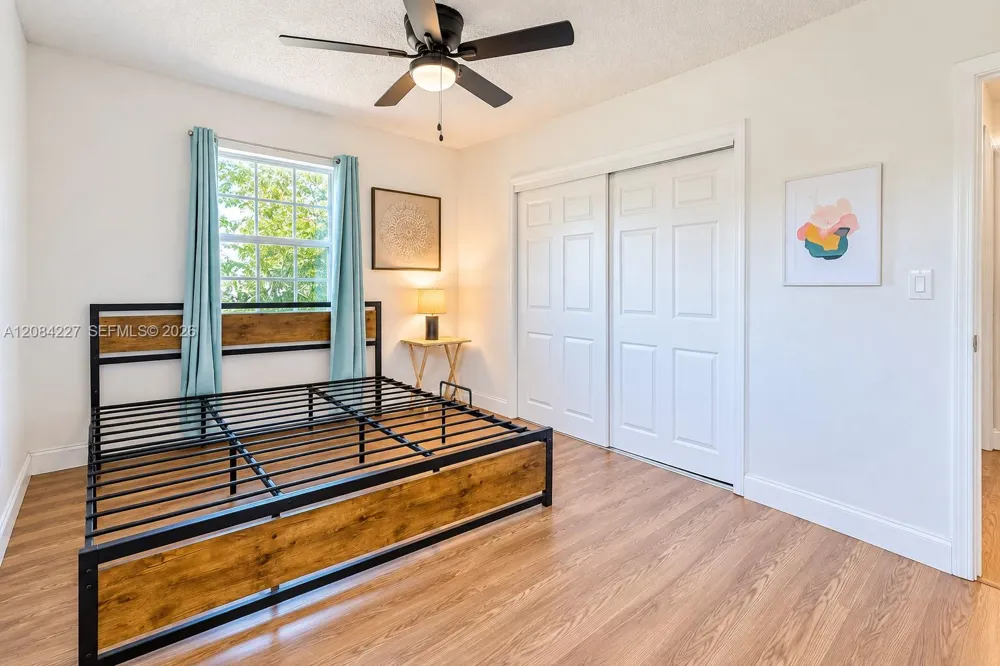 2740 Dewey St Hollywood, FL 33020
