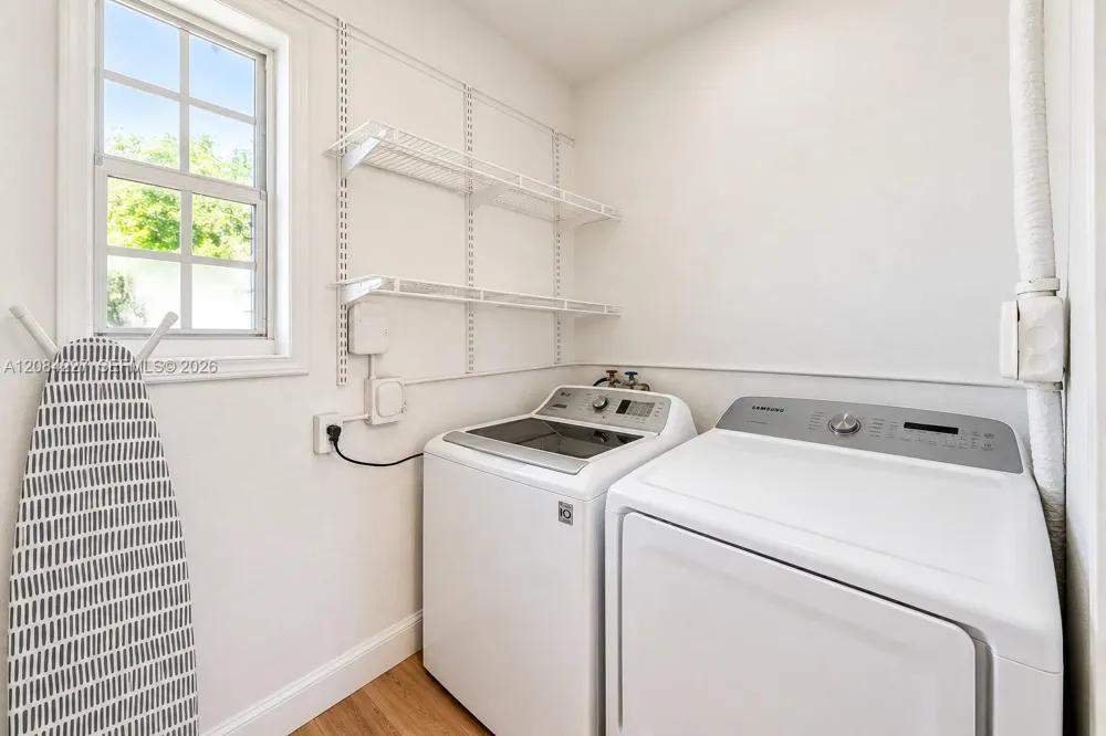 2740 Dewey St Hollywood, FL 33020