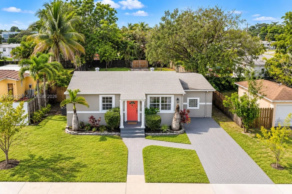 2740 Dewey St Hollywood, FL 33020
