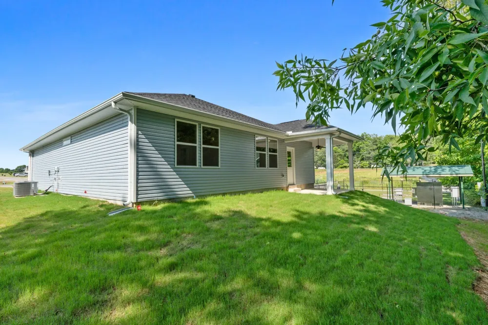 28 Aurora Cir Fayetteville, TN 37334