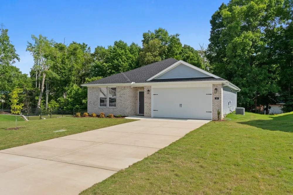 28 Aurora Cir Fayetteville, TN 37334