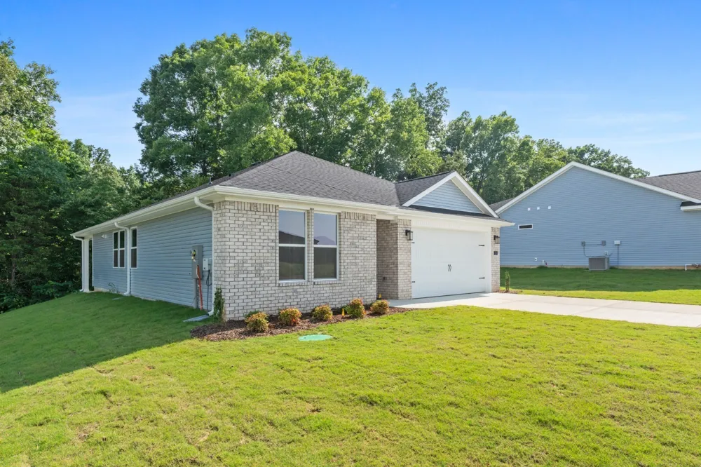 28 Aurora Cir Fayetteville, TN 37334