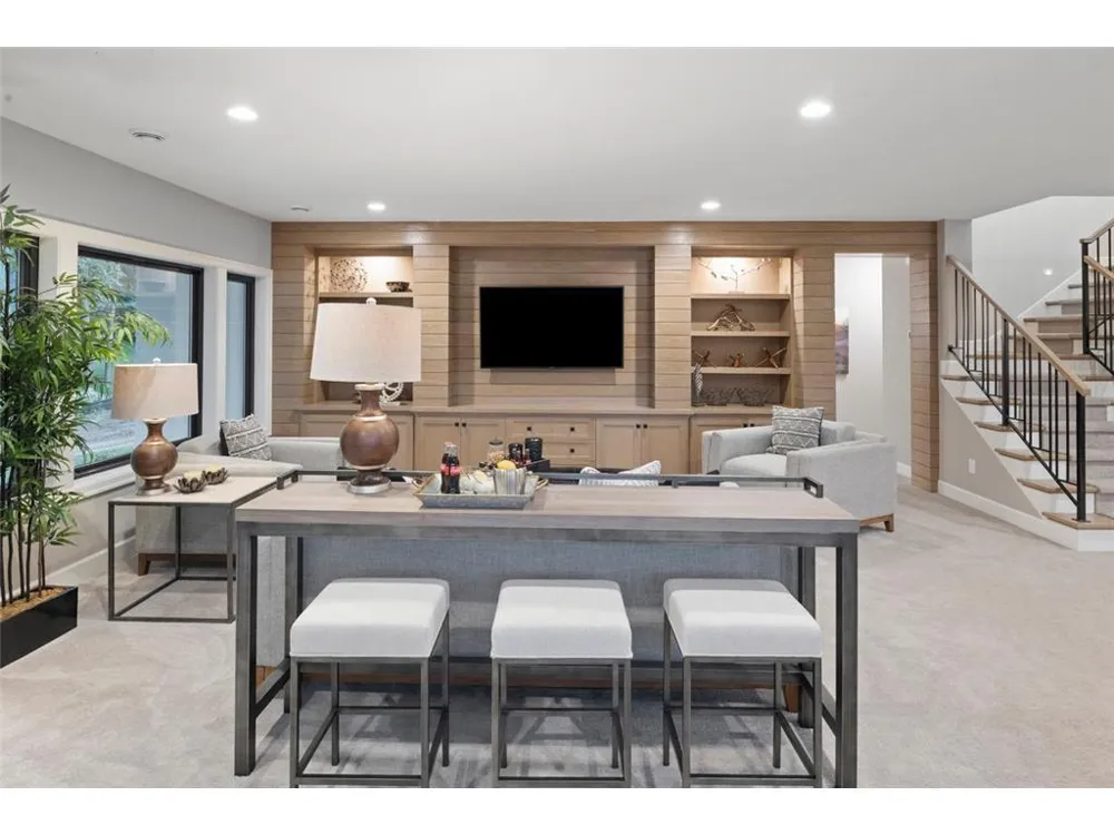 7091 Highland Court Eden Prairie, MN 55346