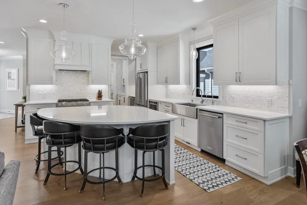 7091 Highland Court Eden Prairie, MN 55346