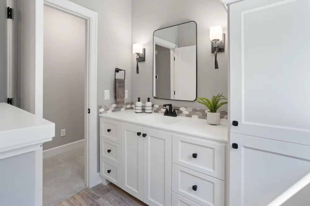 7091 Highland Court Eden Prairie, MN 55346