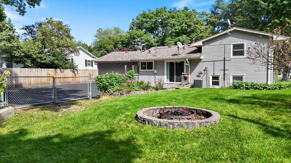 8378 Groveland Road Mounds View, MN 55112