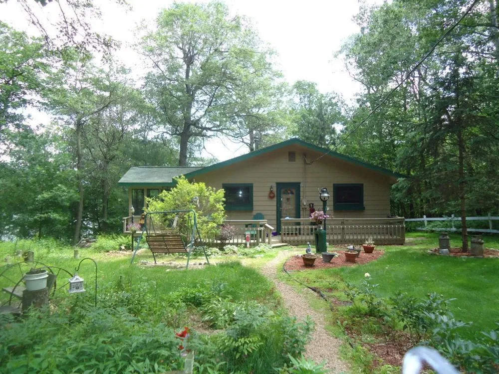 27600 W Twin Lake Drive Pequot Lakes, MN 56472
