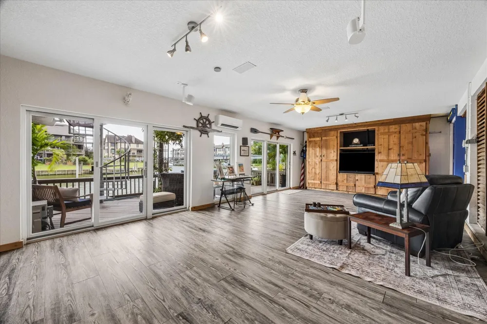 18305 Starboard Drive Houston, TX 77058