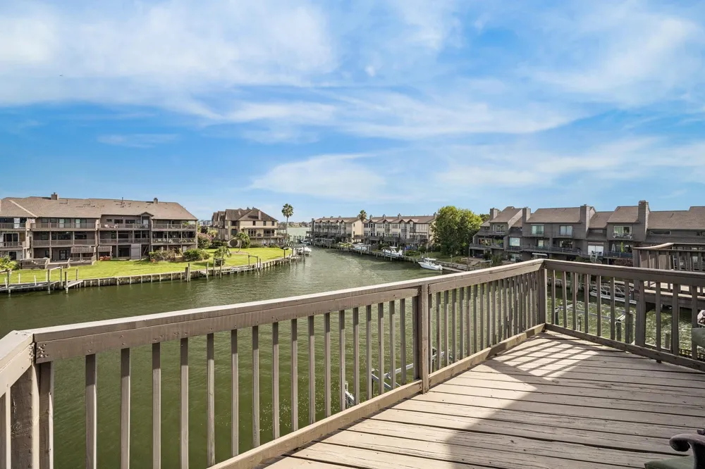 18305 Starboard Drive Houston, TX 77058
