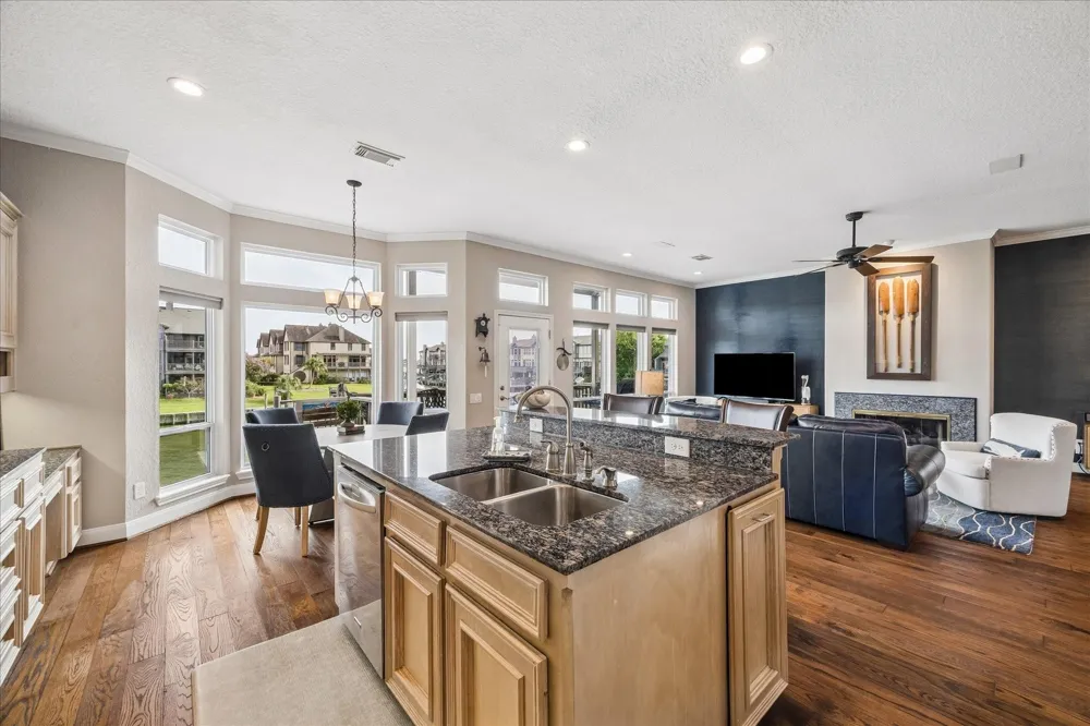 18305 Starboard Drive Houston, TX 77058