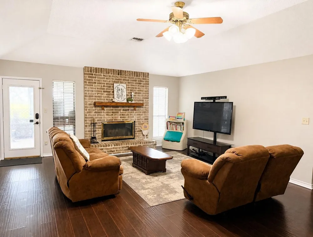 809 John Albert Dr East Bernard, TX 77435