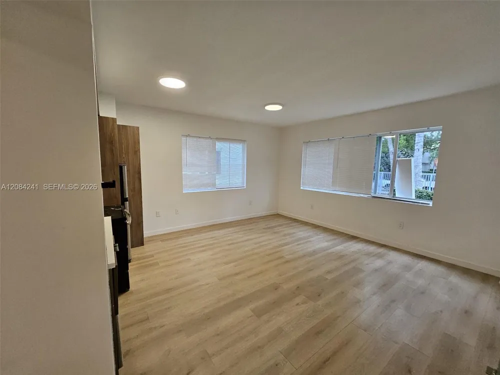 557 Michigan Ave #211 W/PARKING Miami Beach, FL 33139