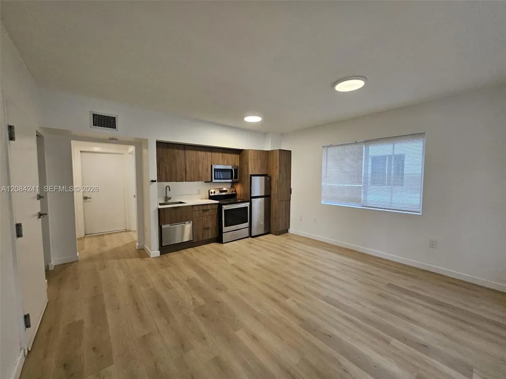 557 Michigan Ave #211 W/PARKING Miami Beach, FL 33139