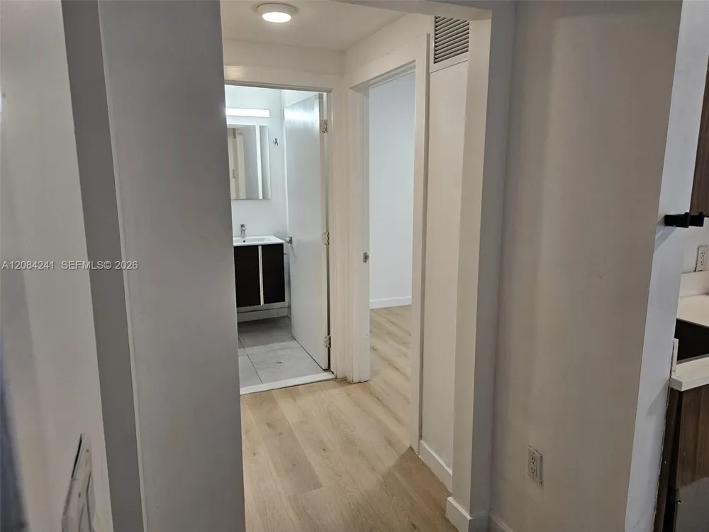 557 Michigan Ave #211 W/PARKING Miami Beach, FL 33139
