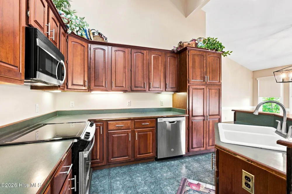 3167 Lakeside Commons Drive SE ## 1 Southport, NC 28461