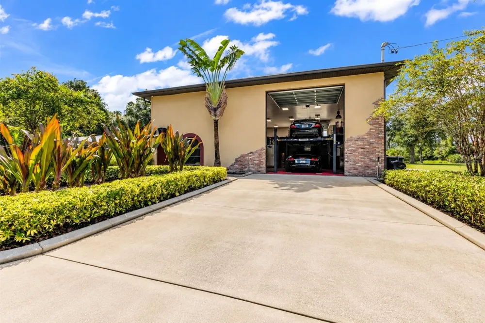 4225 ULMAN AVENUE North Port, FL 34286