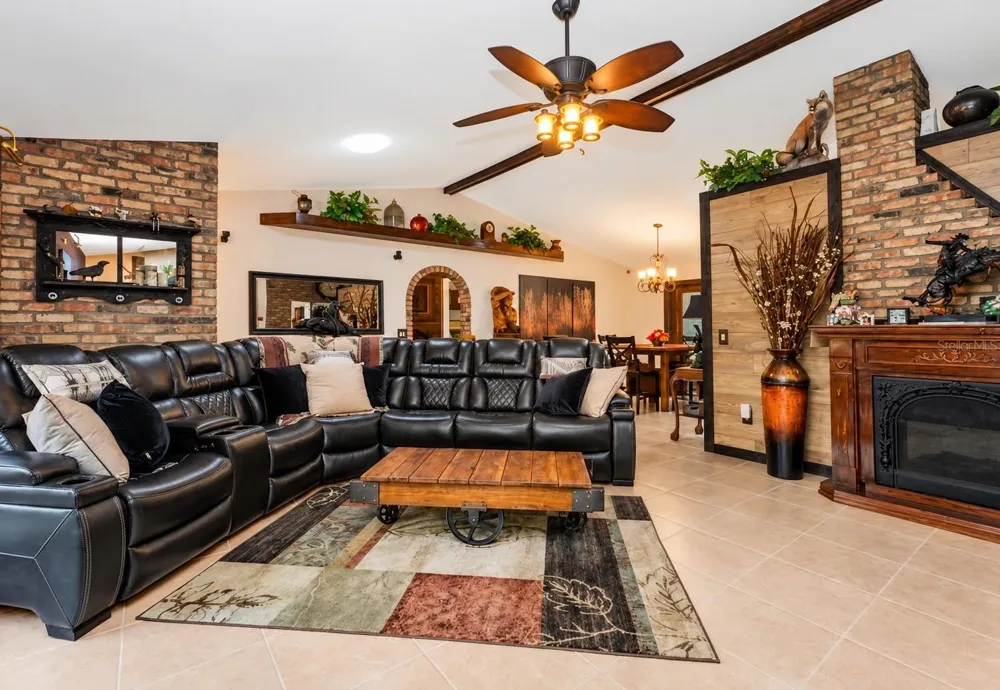 4225 ULMAN AVENUE North Port, FL 34286