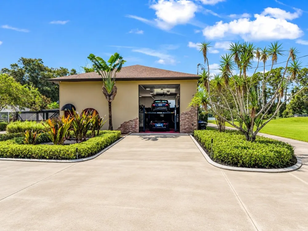4225 ULMAN AVENUE North Port, FL 34286